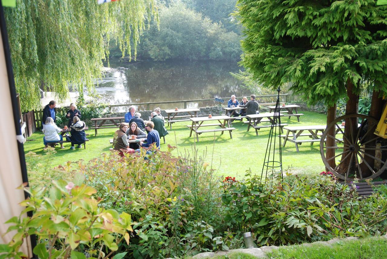 The Bull Inn West Tanfield Рипън Екстериор снимка