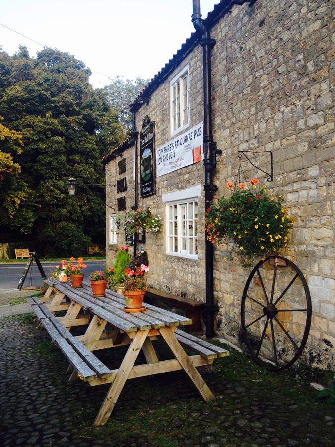 The Bull Inn West Tanfield Рипън Екстериор снимка